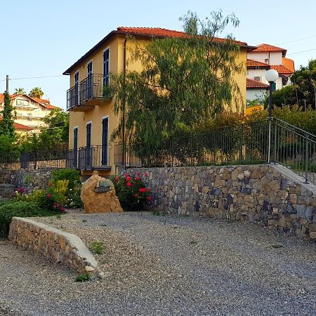 Casa Laura Villa Imperia Buitenkant foto