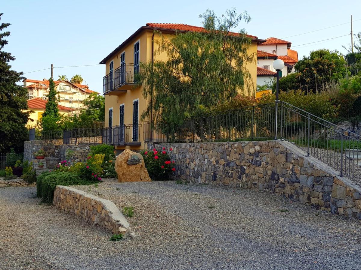 Casa Laura Villa Imperia Buitenkant foto