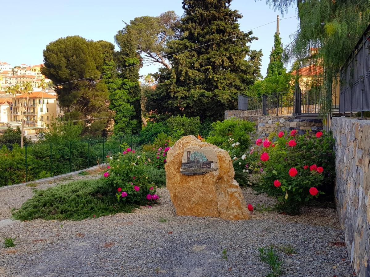 Casa Laura Villa Imperia Buitenkant foto