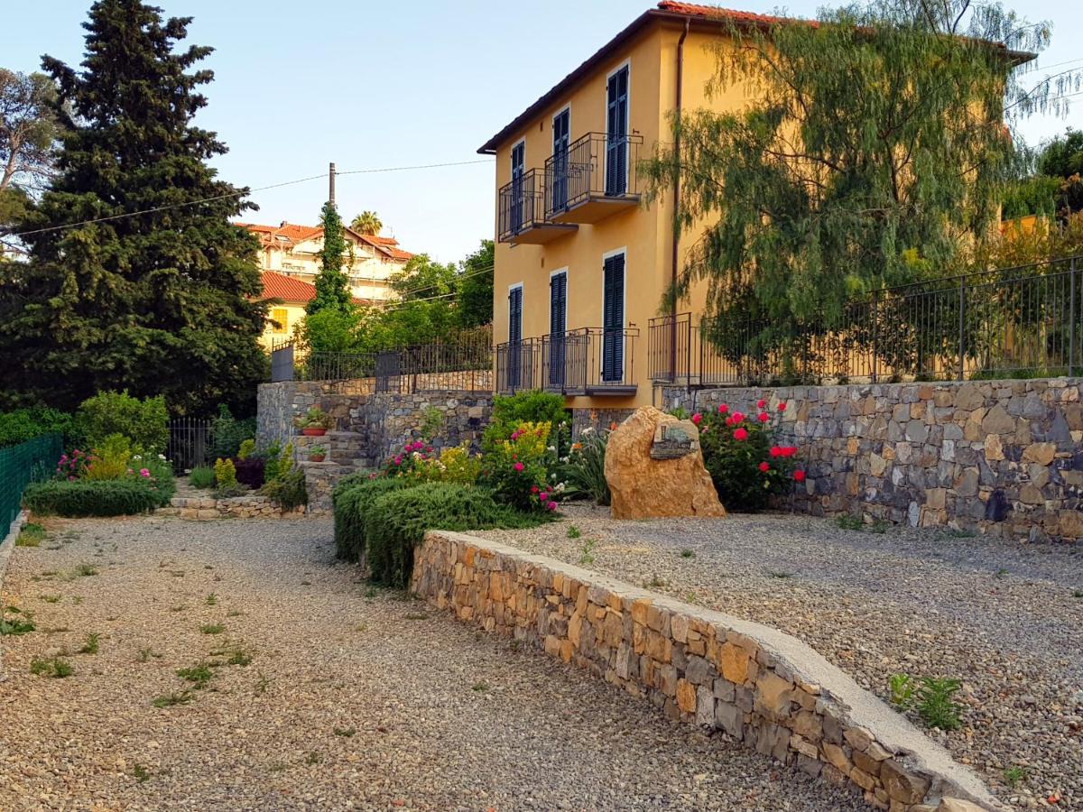 Casa Laura Villa Imperia Buitenkant foto