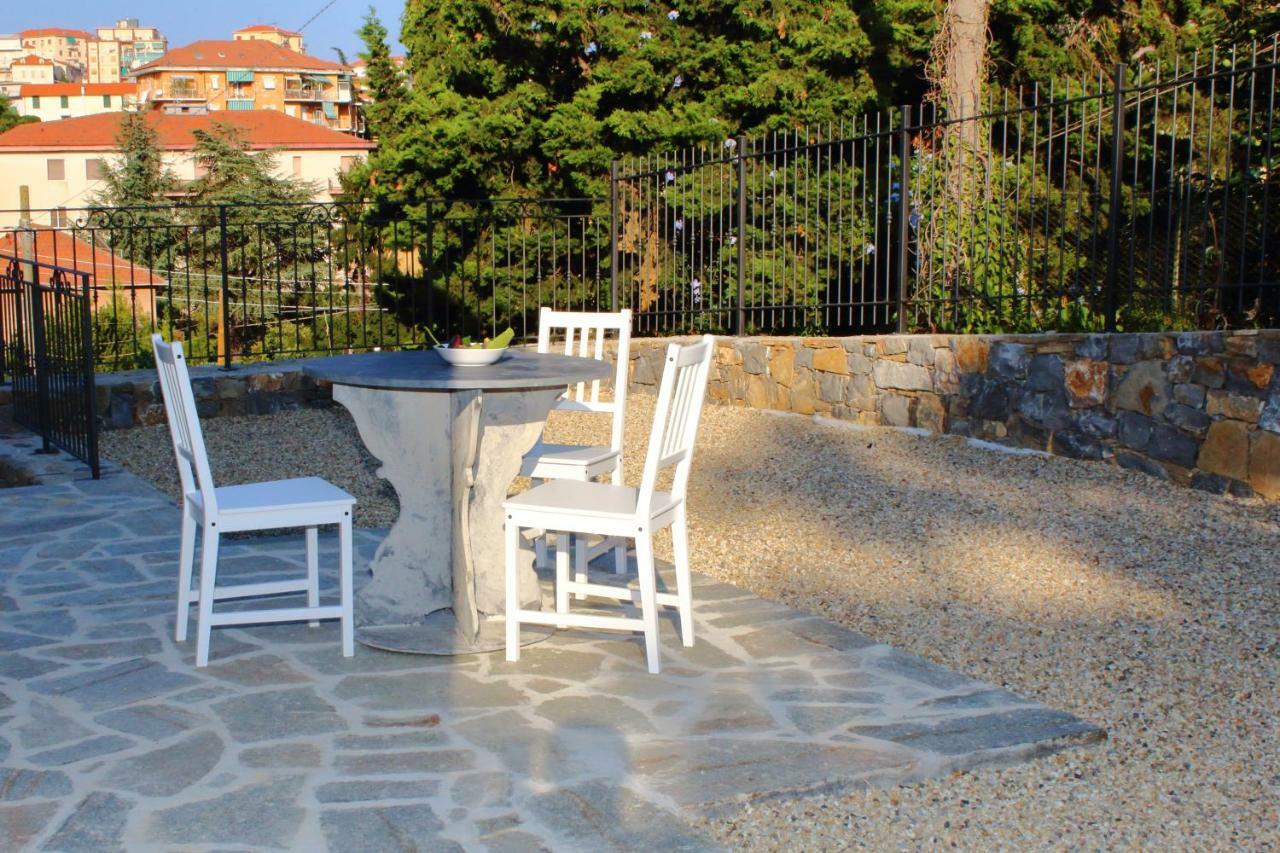 Casa Laura Villa Imperia Buitenkant foto