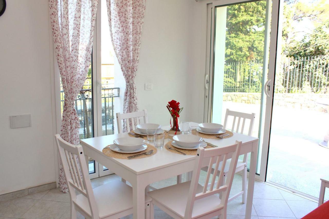 Casa Laura Villa Imperia Buitenkant foto