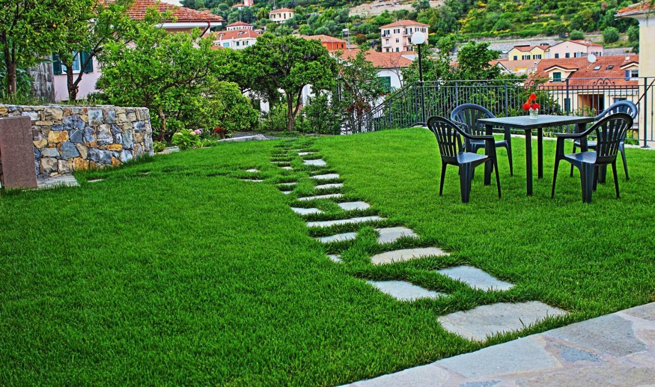 Casa Laura Villa Imperia Buitenkant foto